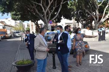 El Cabildo supervisa la finalización de las obras de mejora en la Zona Comercial Abierta de Los Llanos/Francisco Javier Santana.